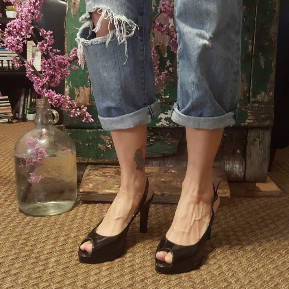 White House Black Market peep toe